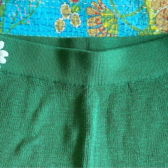 NWOT FREE PEOPLE BEACH MALIBU SURF
KNITTED SHORTS in green XS - Picture 9 of 12